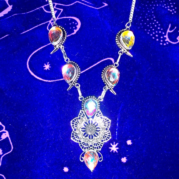 🧙🏼‍♀️Grand Witch Estate Sale🧙🏼‍♀️Fire Topaz “Flower of Life” Necklace SS925